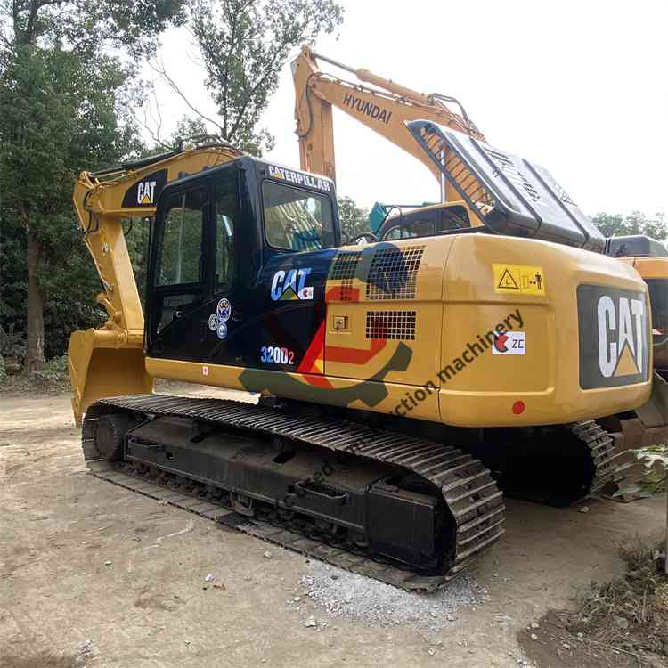 CAT 320D2L